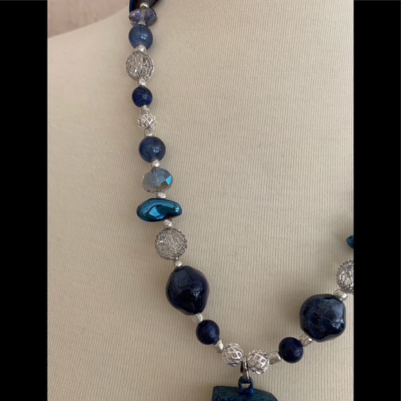 Druzy Pendant Necklace - Picture 4 of 4